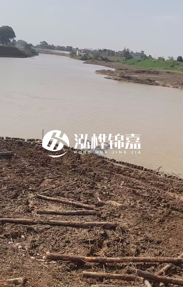 打松木樁施工用什么機械最好-松木樁施工技術(shù)要求？