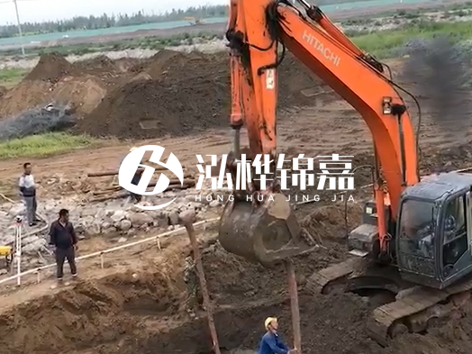 松木樁批發(fā)廠家泓樺錦嘉 - 生態(tài)河道木樁施工需要注意什么？