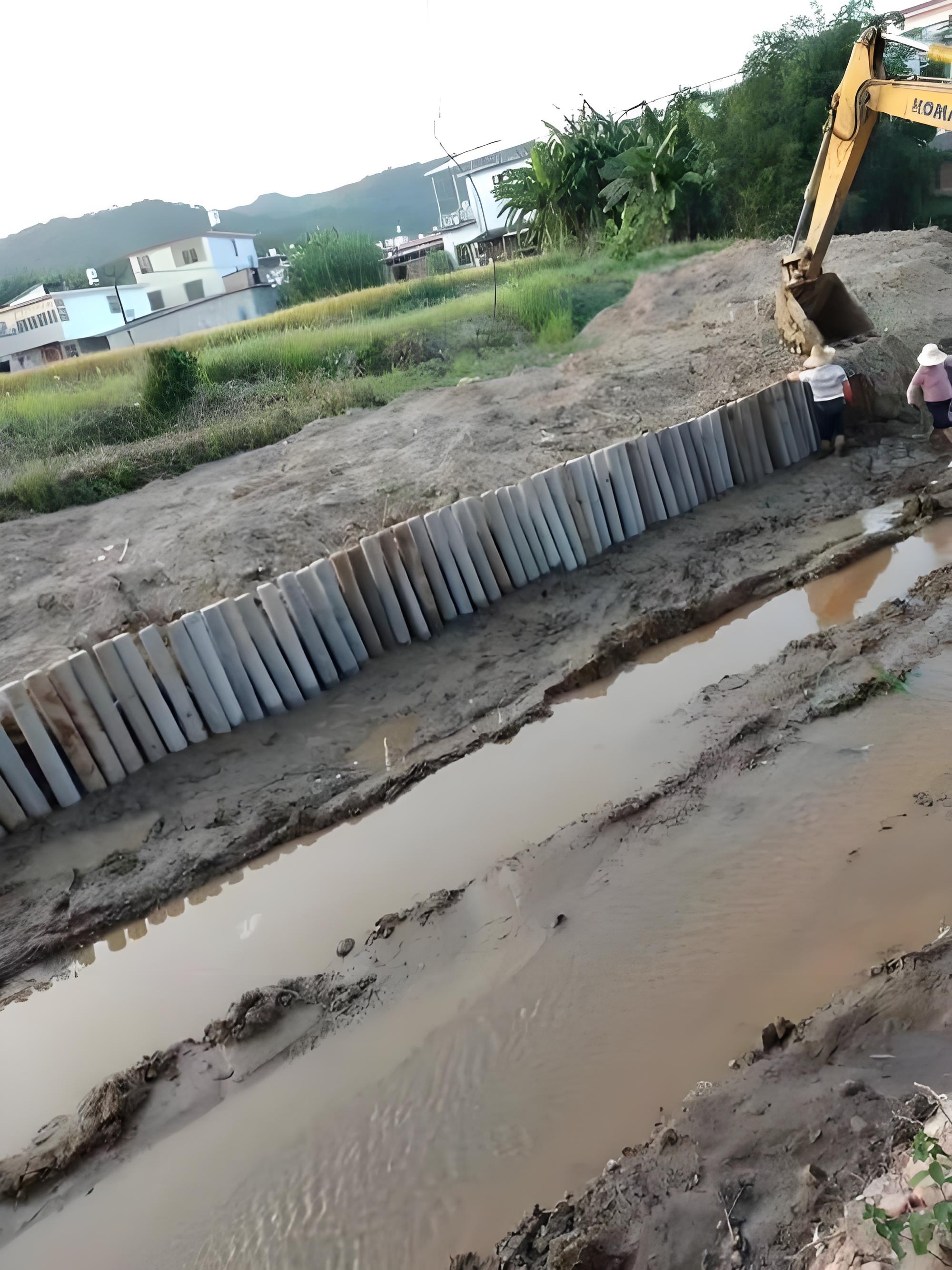 水泥仿木樁廠家泓樺錦嘉 - 4 米水泥圓樁多少錢一米？?